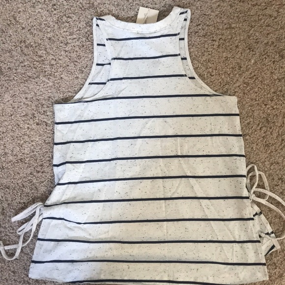 Universal Thread Tank Top - Picture 3 of 4
